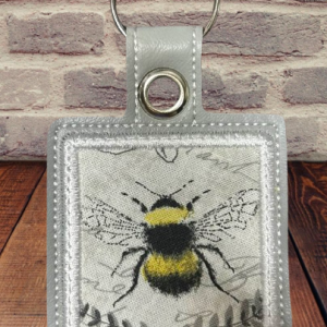 Bee Appliqué Key Chain – Cute Honeybee Bag Tag